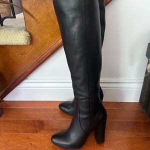 Gorgeous Aldo Black leather Boots with Classic chunky heels❤️9